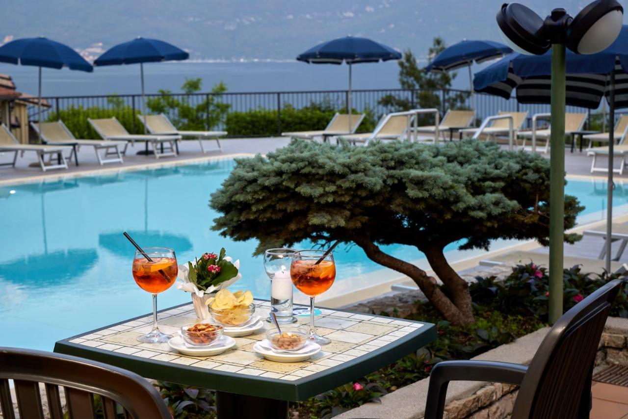 Hotel Royal Village Limone sul Garda Esterno foto