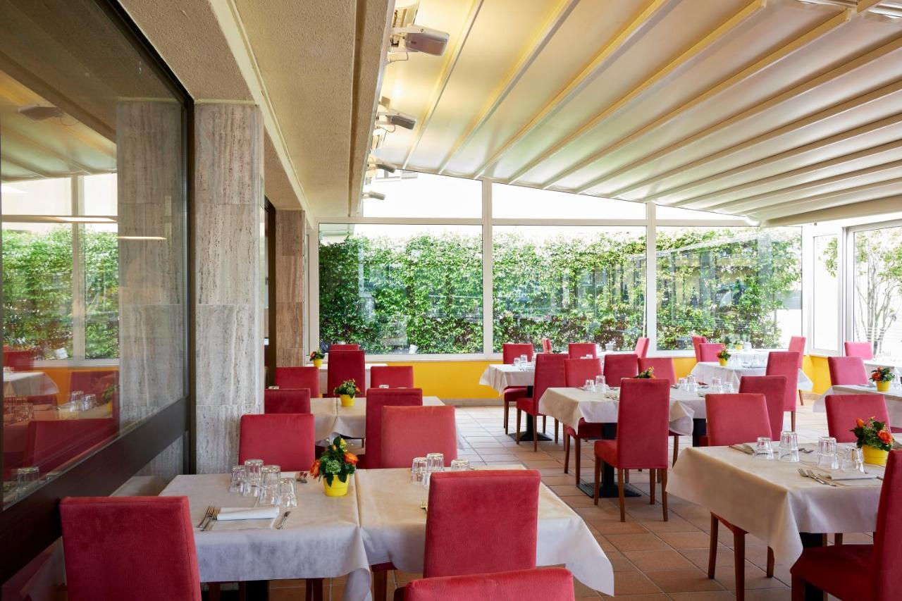 Hotel Royal Village Limone sul Garda Esterno foto