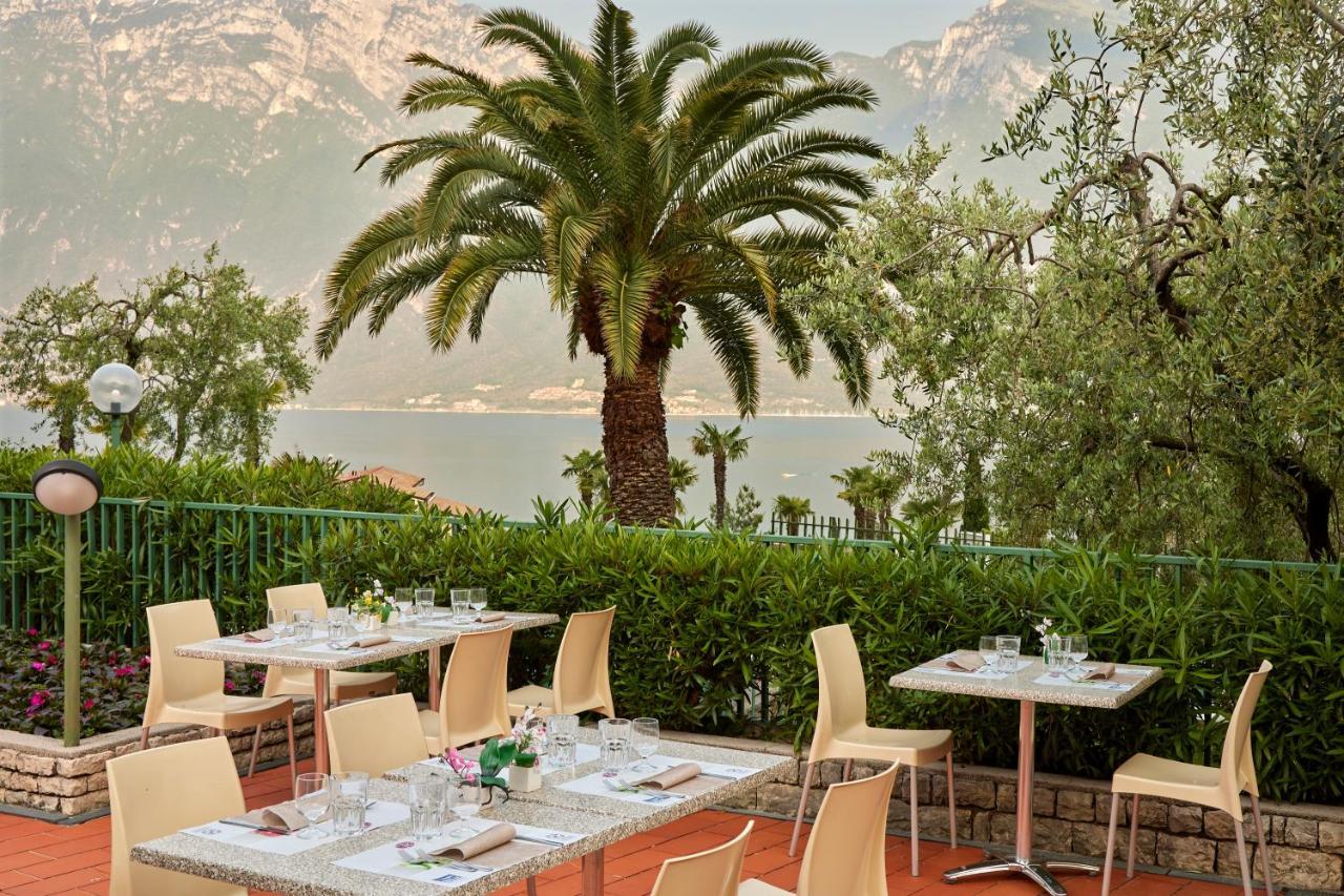 Hotel Royal Village Limone sul Garda Esterno foto