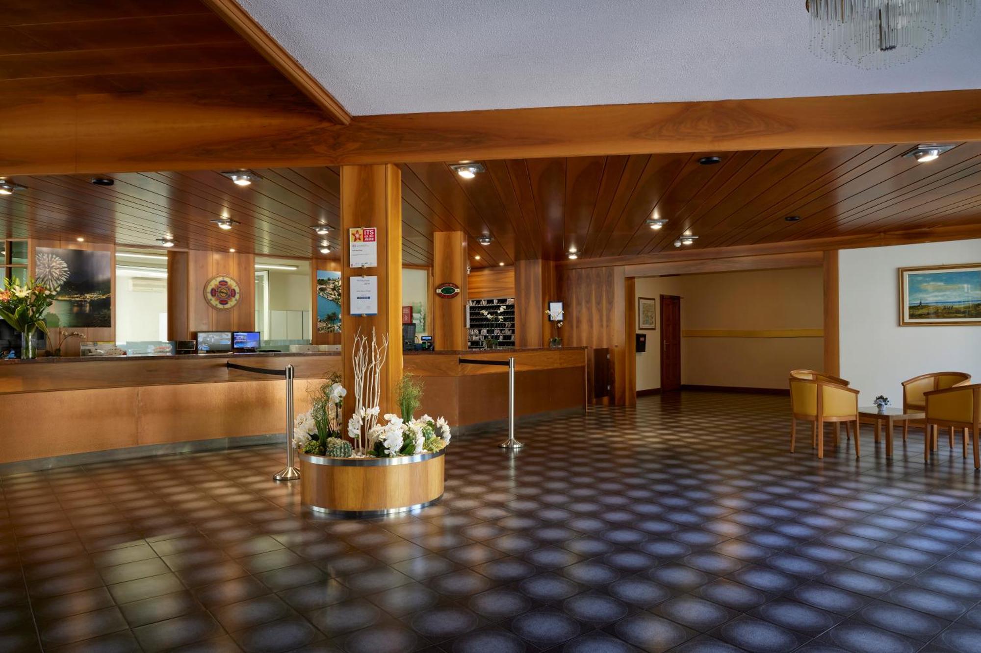 Hotel Royal Village Limone sul Garda Esterno foto