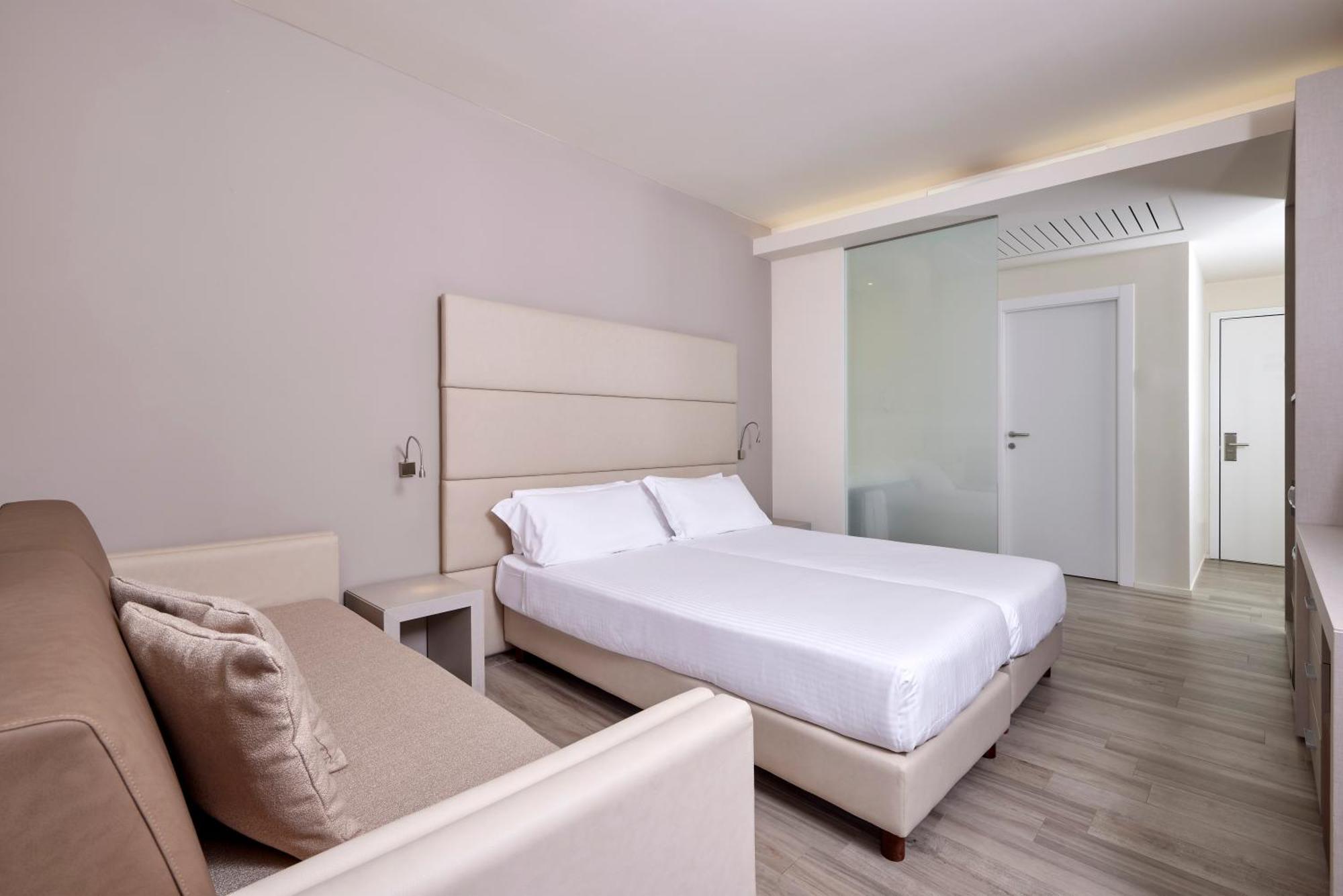 Hotel Royal Village Limone sul Garda Camera foto