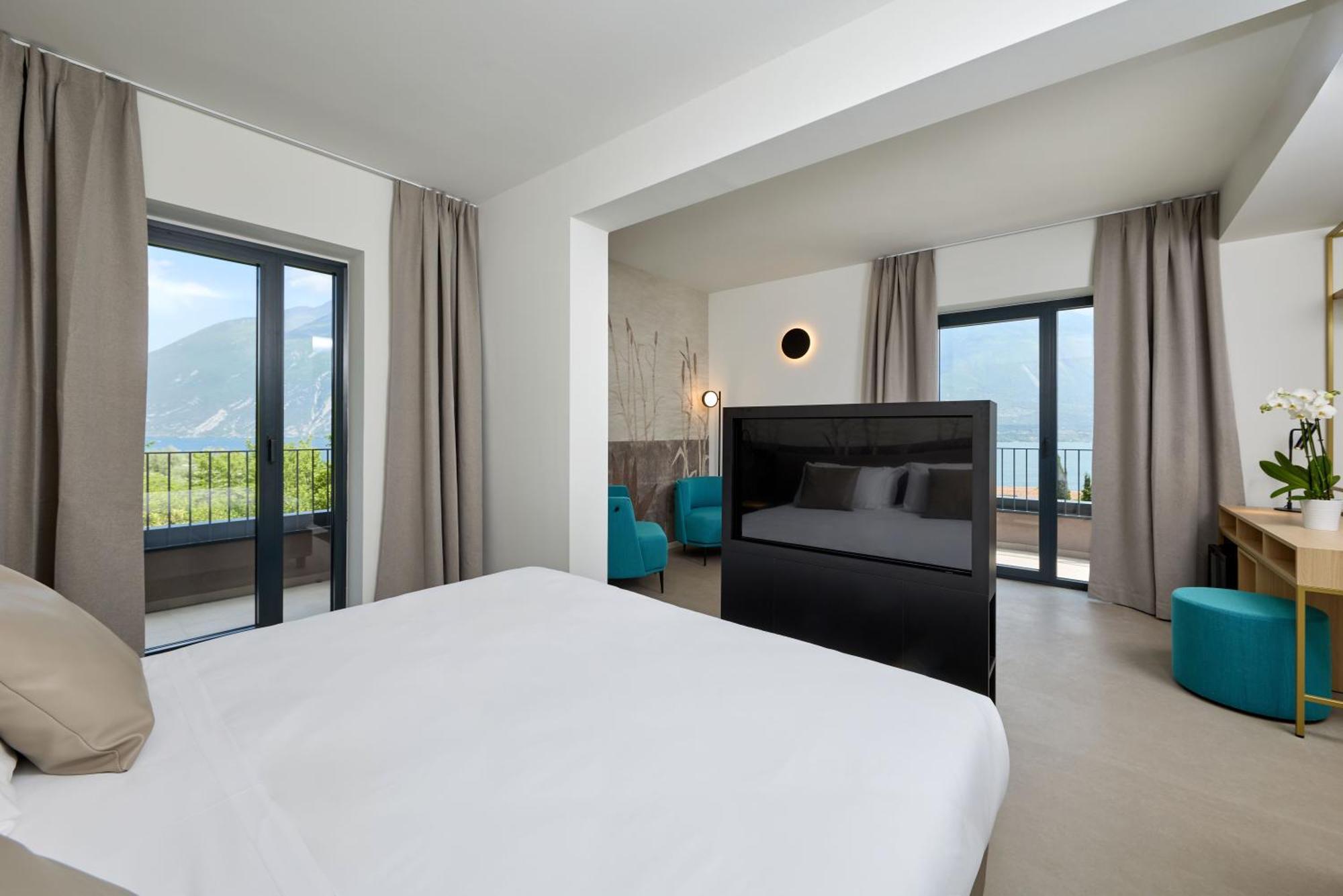 Hotel Royal Village Limone sul Garda Esterno foto