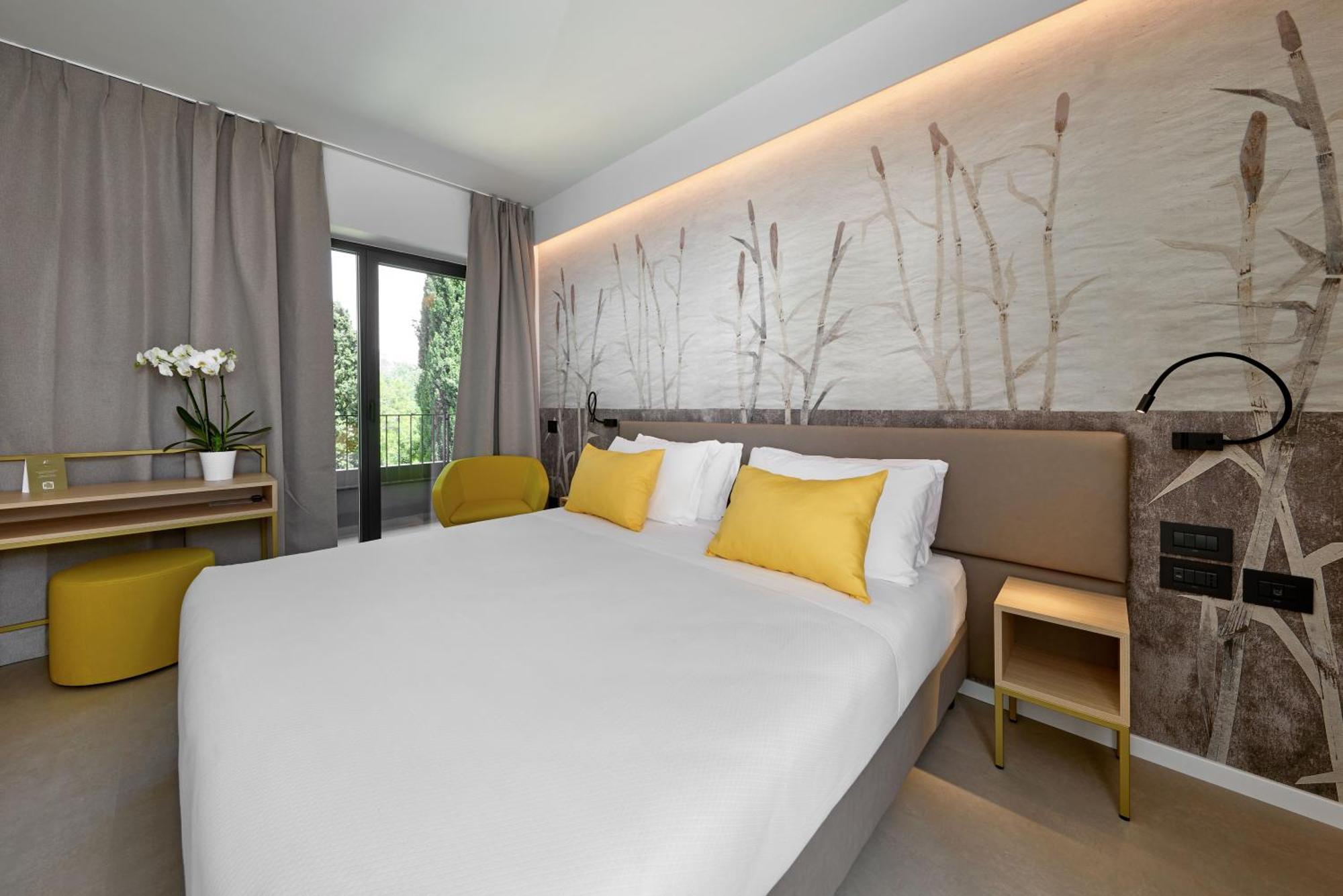 Hotel Royal Village Limone sul Garda Esterno foto