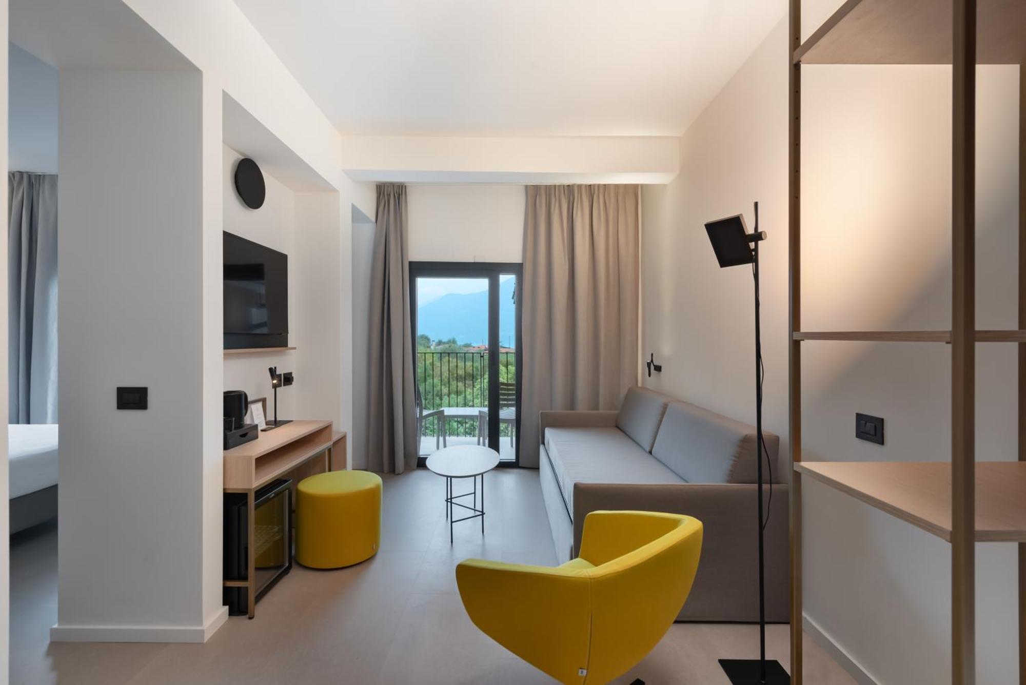 Hotel Royal Village Limone sul Garda Esterno foto